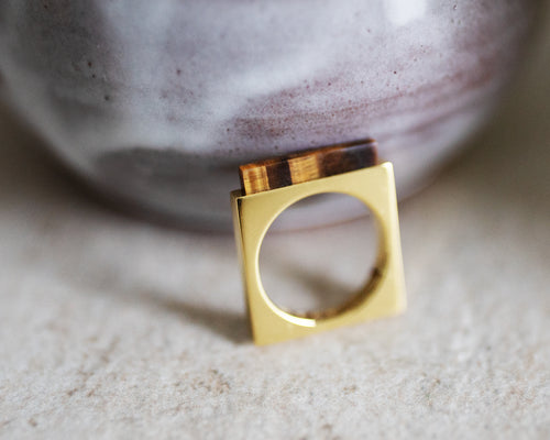 Quadrato Ring Gold with Tiger Eye
